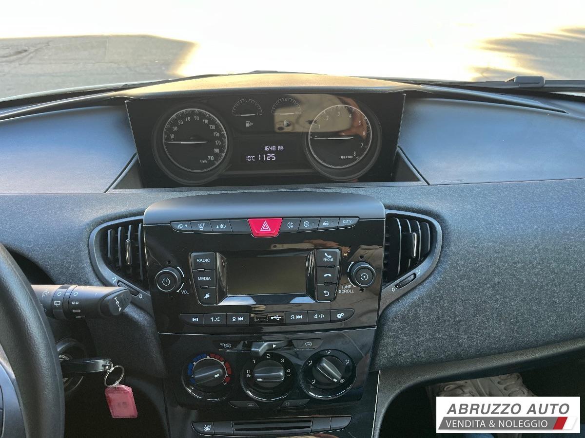 LANCIA Ypsilon 1.0 5p Hybrid Silver 16.000 KM