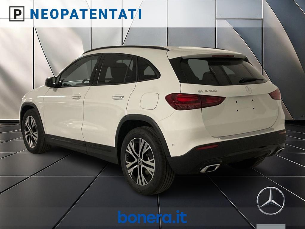 Mercedes GLA 180 180 Progressive Advanced Plus 7G-DCT