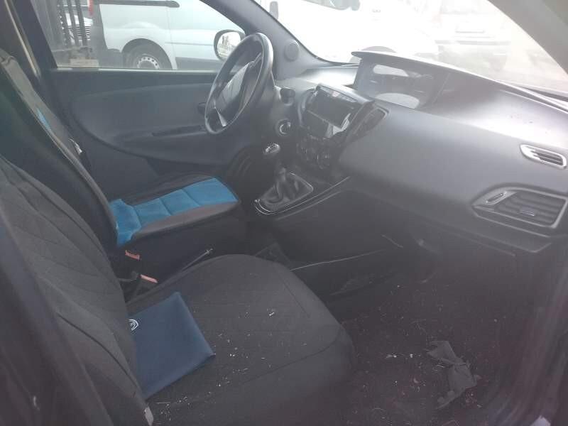 Lancia Ypsilon 1.3 MJT 16V 95 CV 5 porte S&S Silver