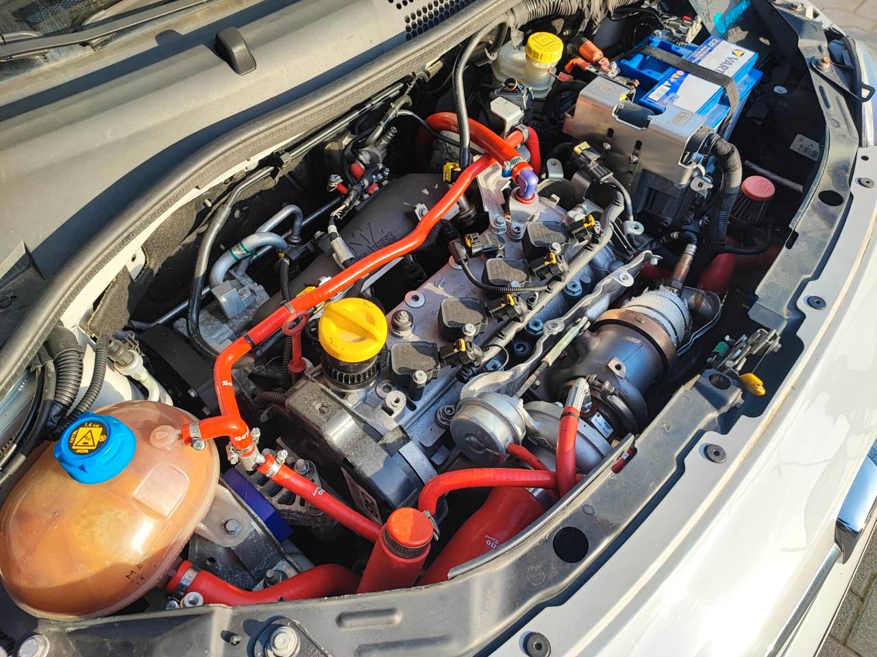 Abarth 500 1.4 Turbo T-Jet uni-pro