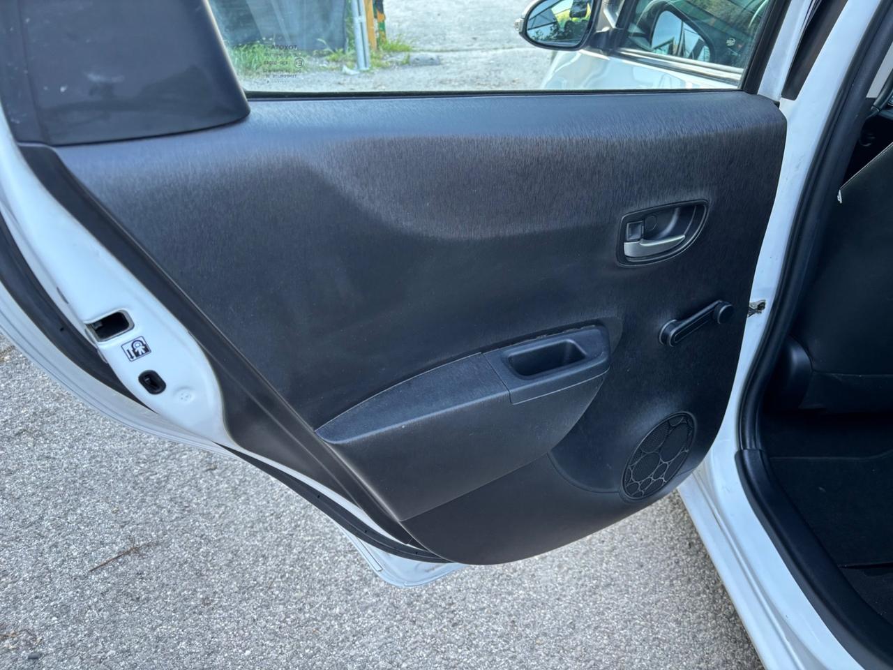 Toyota Yaris 1.4 D-4D 5 porte Lounge OK NEOPATENTATI