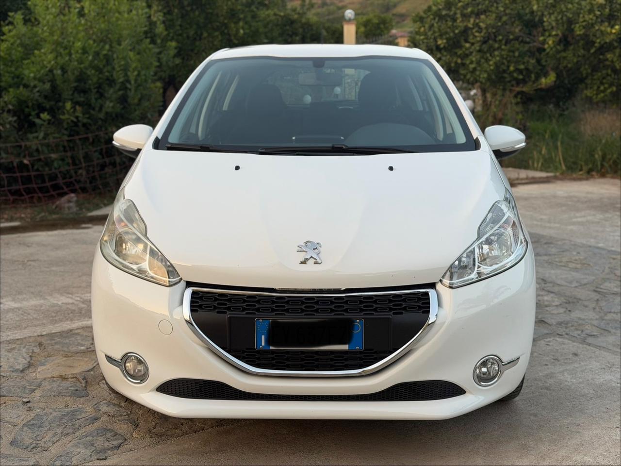 Peugeot 208 1.4 HDi 68 CV 5 porte Allure