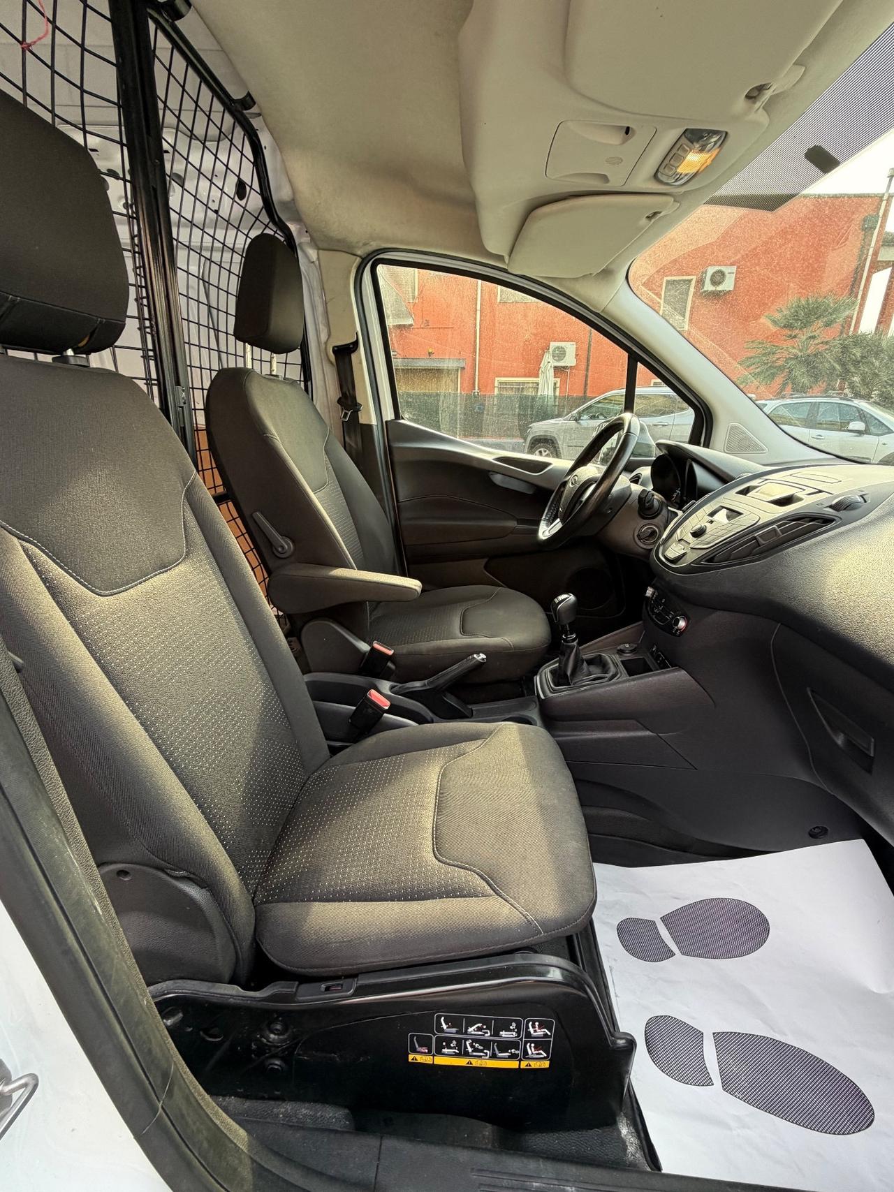 Ford Tourneo Courier 1.5 TDCI 100 CV S&S Plus