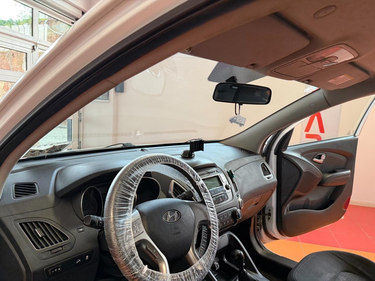 Hyundai iX35 € 3999,00 RISERVATA A COMMERCIANTI AU