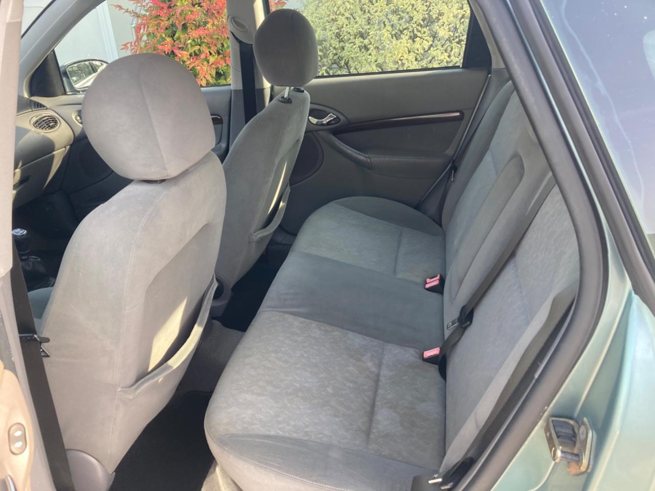 FORD FOCUS 5 PORTE (KM 132.305) DA VETRINA