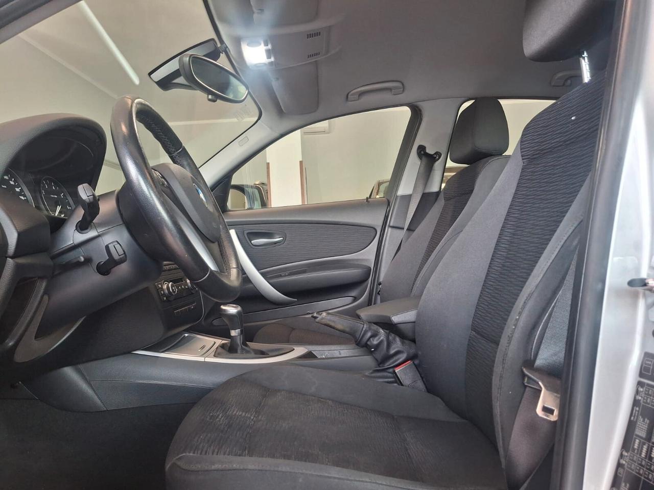 BMW 118 i 5p Attiva