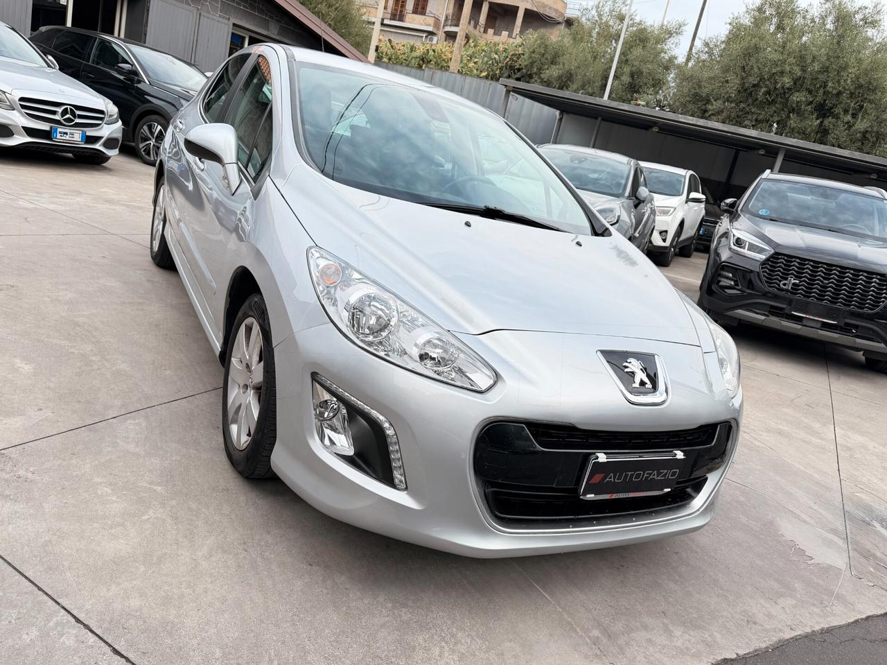 Peugeot 308 1.6 8V e-HDi 112CV Stop&Start 5p. Allure