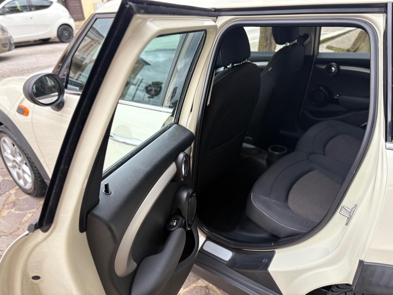 Mini One 1.2 75 CV 5PORTE DA NEOPATENTATI RING LED