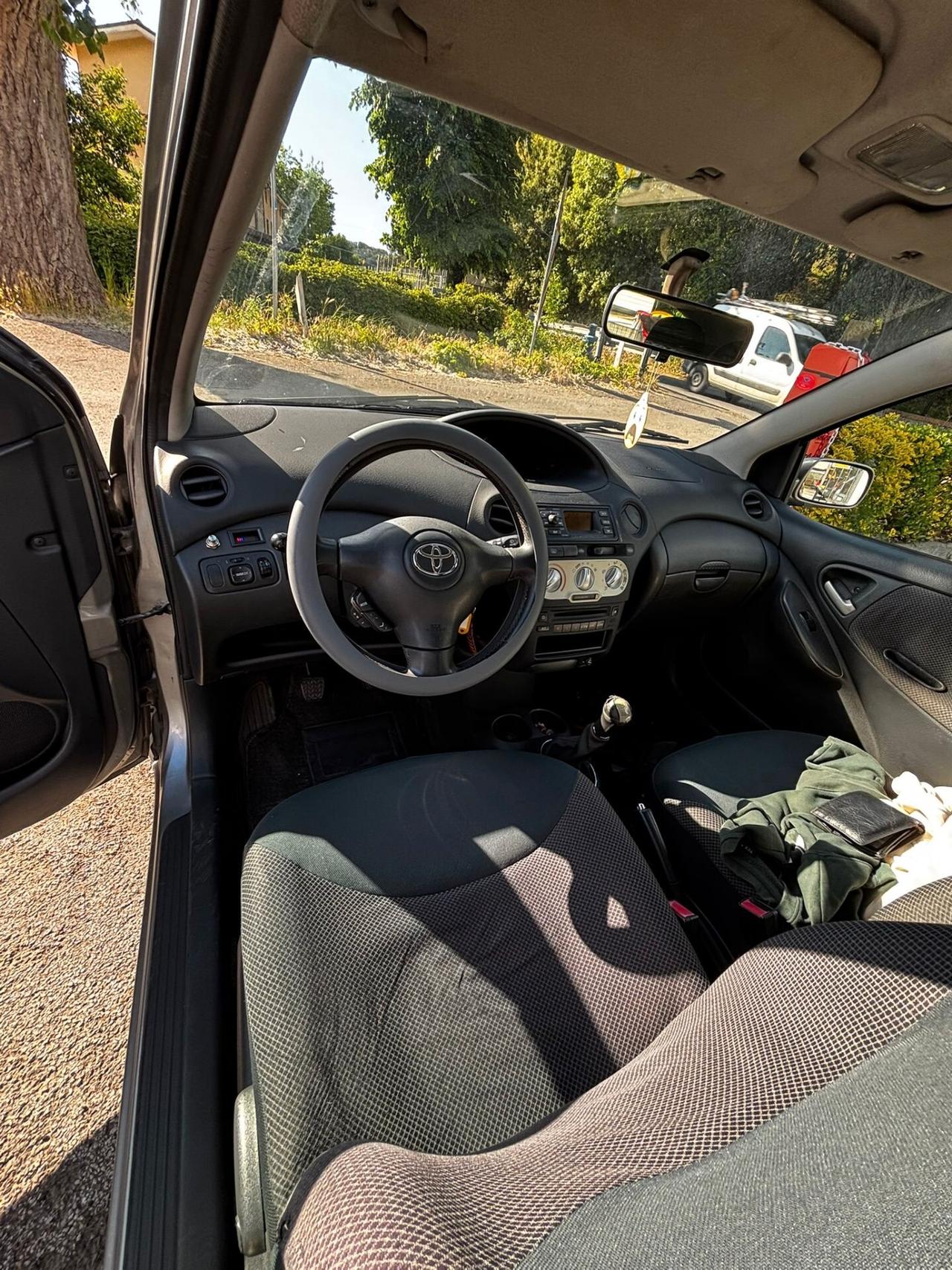 Toyota Yaris 1.0i 16V cat 3 porte Sol