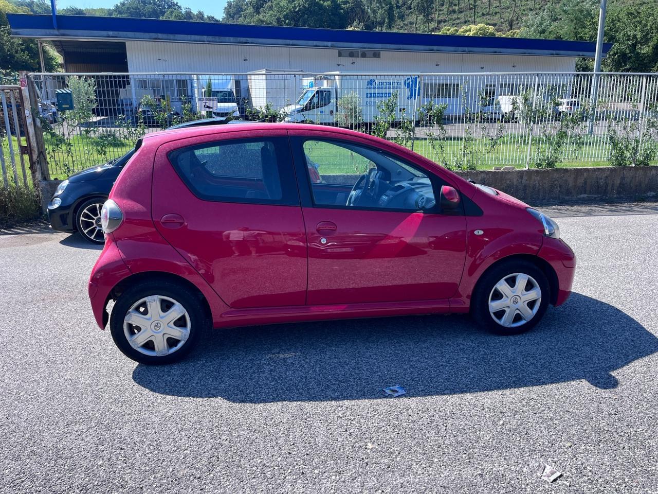 Toyota Aygo 1.0 12V VVT-i 5 porte Sol