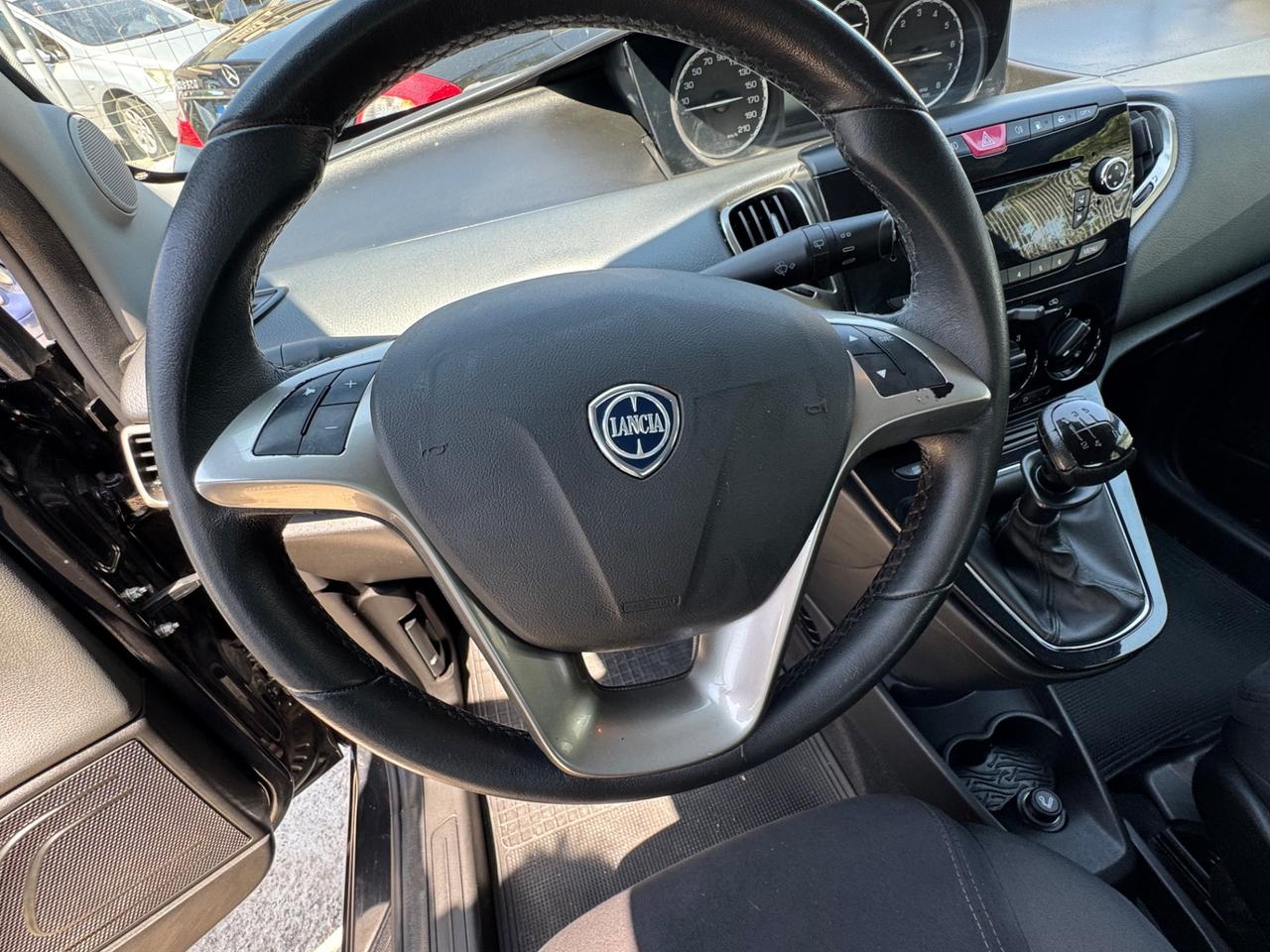Lancia Ypsilon 0.9 TwinAir 85 CV 5 porte Metano Ecochic Gold
