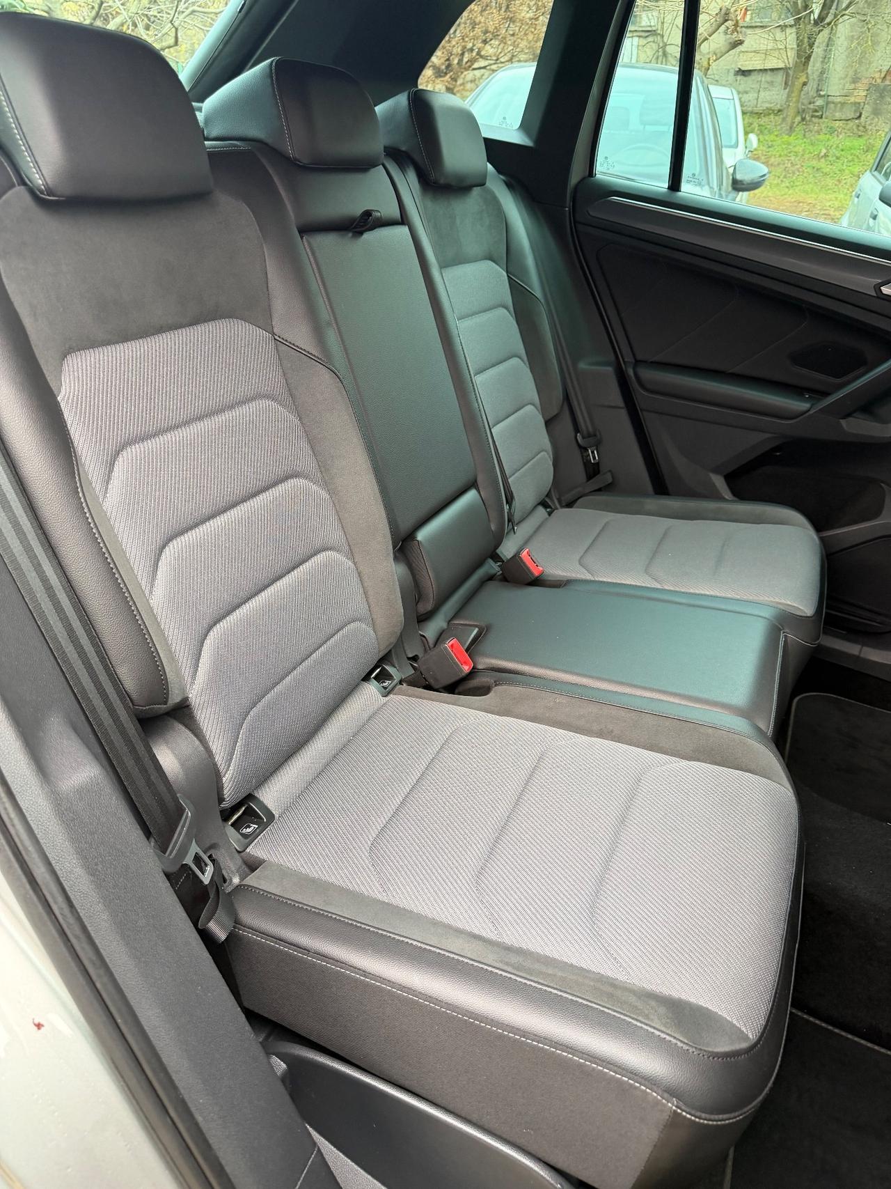 Volkswagen TIGUAN 2.0 TDI RLINE DSG 4MOTION MATRIX