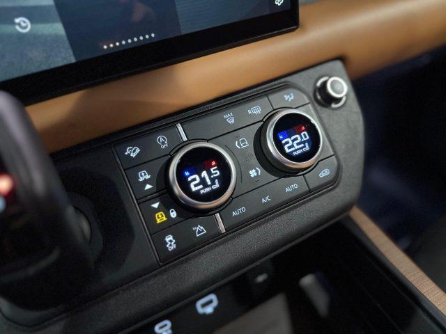 LAND ROVER Defender 110 3.0D I6 300 CV AWD AUTO X *7 POSTI*UNIPROP*