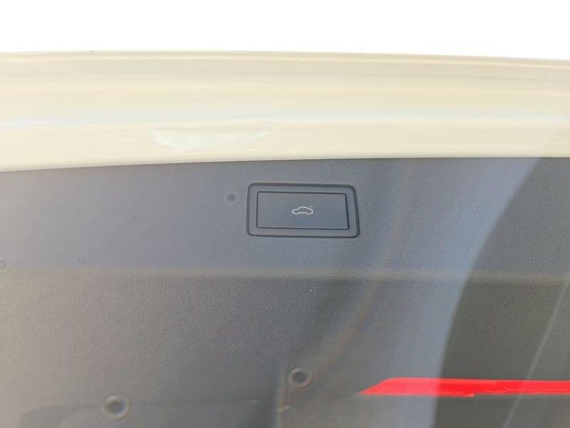 Volkswagen Tiguan 2.0 TDI 142KW SCR R-Line DSG 4MOTION DCC HEAD-UP CAMERA