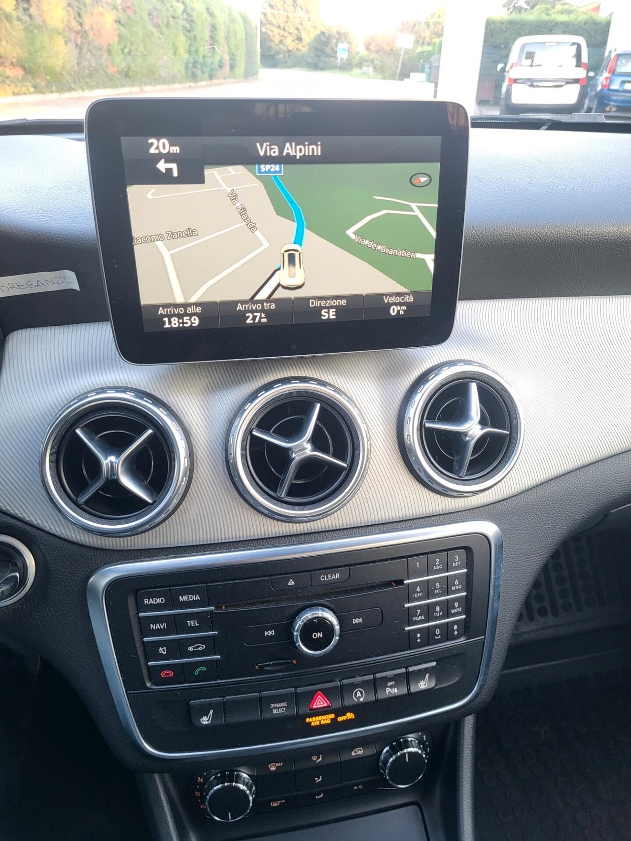 Mercedes-benz GLA 200