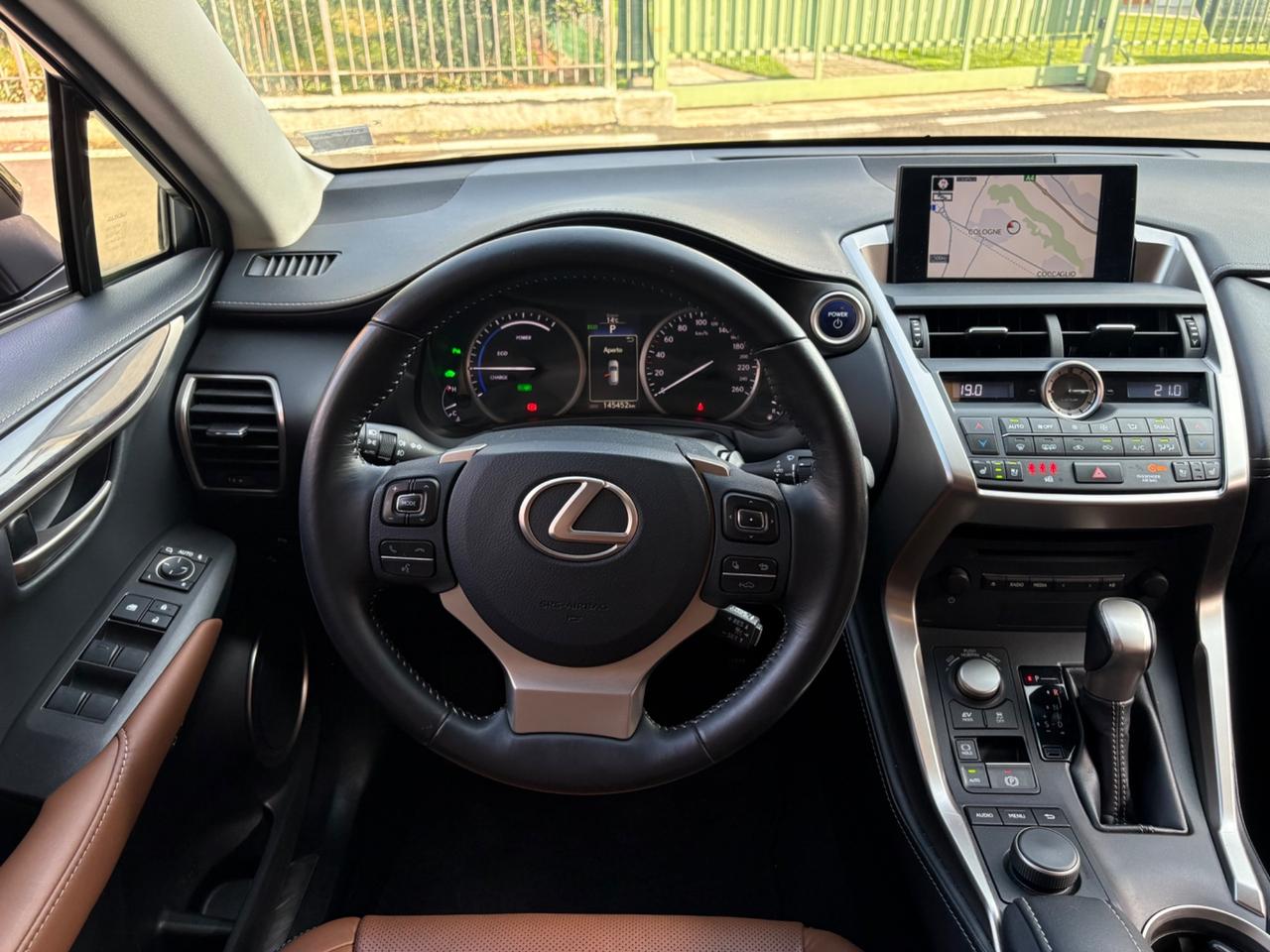 Lexus NX 300h Hybrid 4WD Luxury FULL OPTIONAL