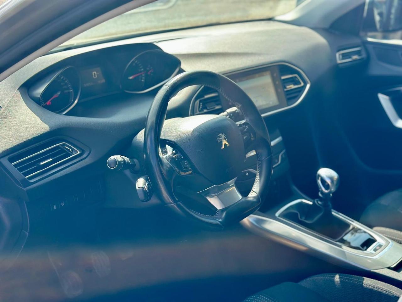 Peugeot 308 BlueHDi 120 S&S Allure