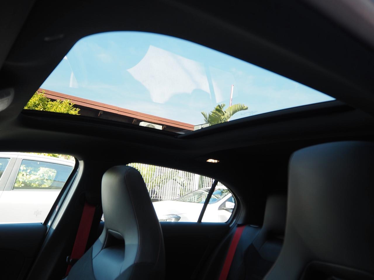 Mercedes-benz A 35 AMG Premium Plus
