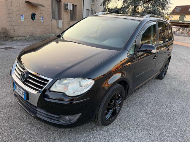 VOLKSWAGEN Touran 2.0TDI Highline senza nessun lavoro da fare