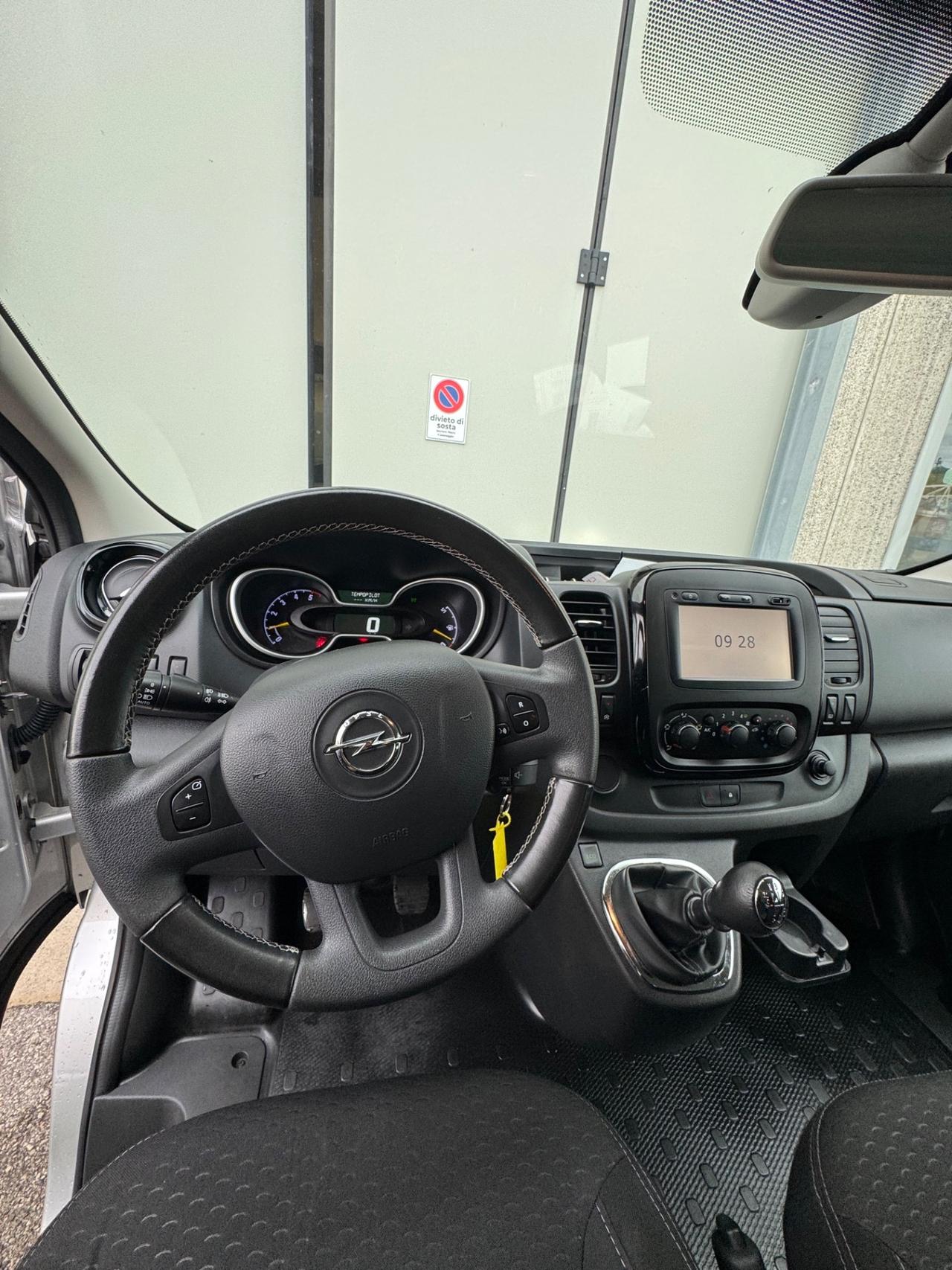 Opel Vivaro 9 posti