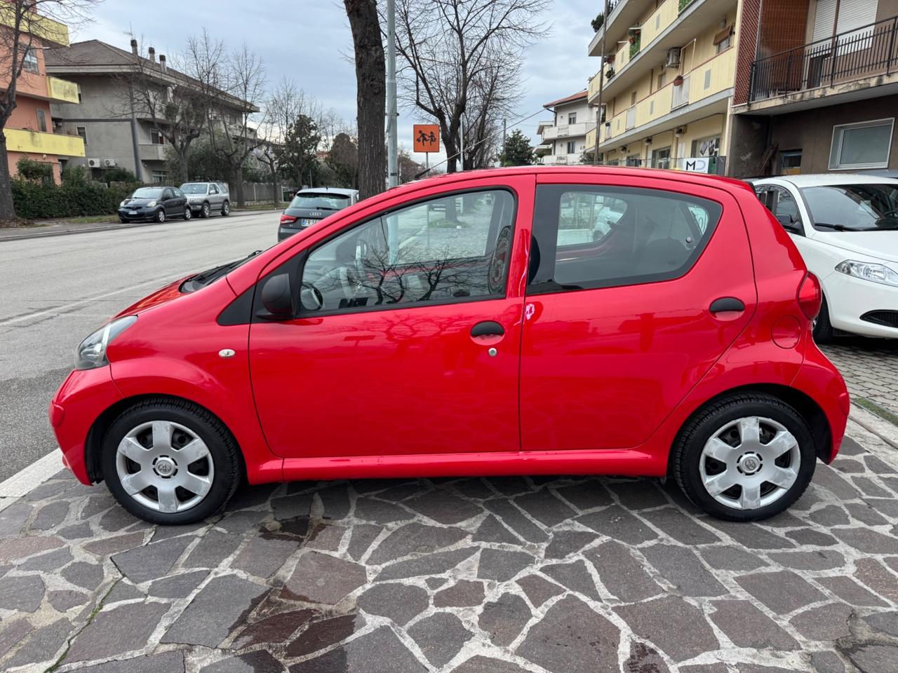 Toyota Aygo 1.0 12V VVT-i 5 porte Sol