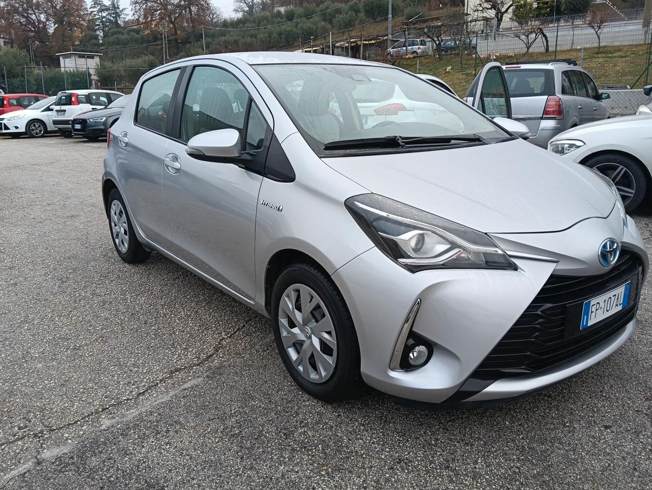Toyota Yaris 1.5 Hybrid 5 porte Business