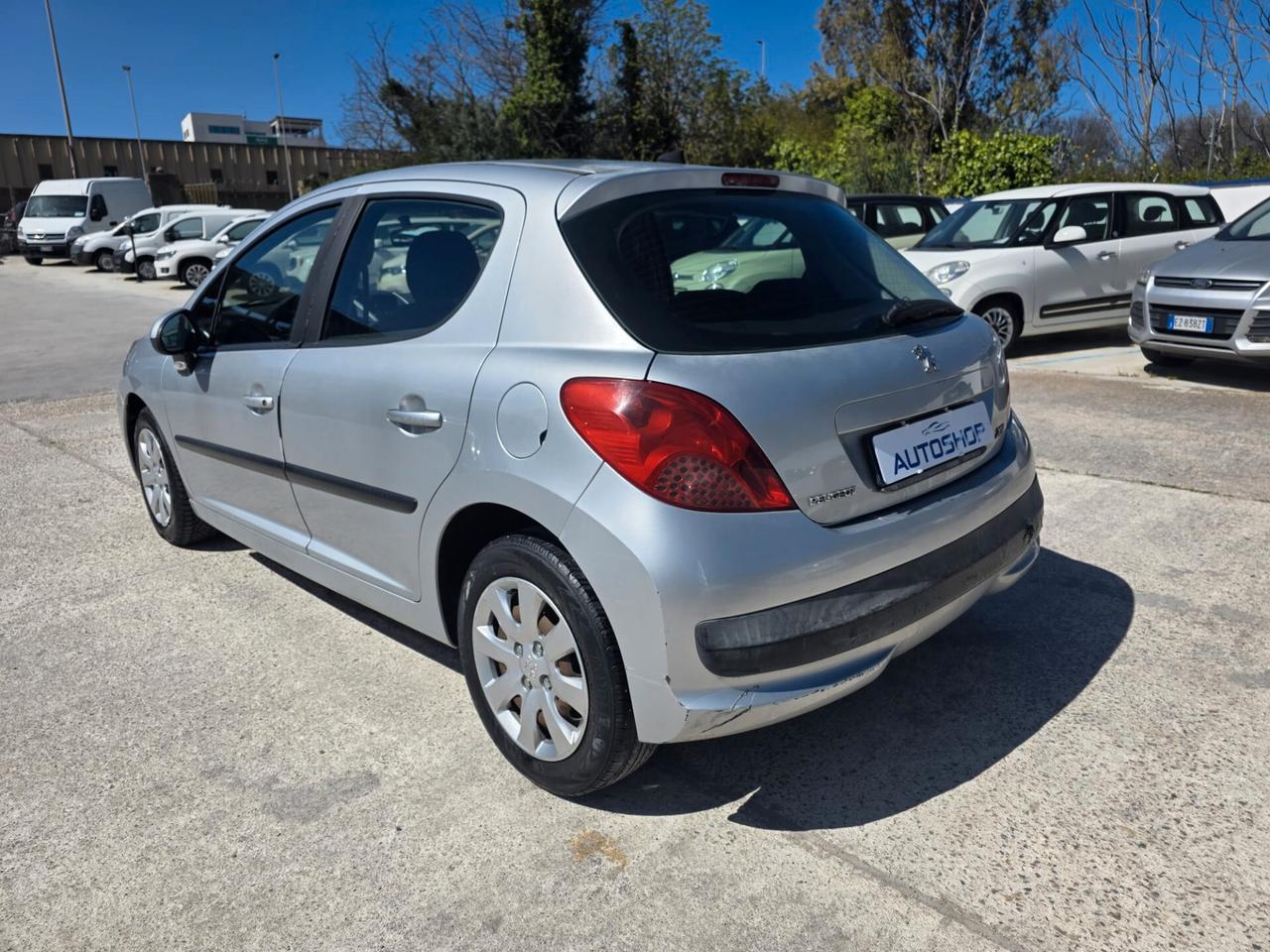 Peugeot 207 1.4 HDi 70CV 5p. XT