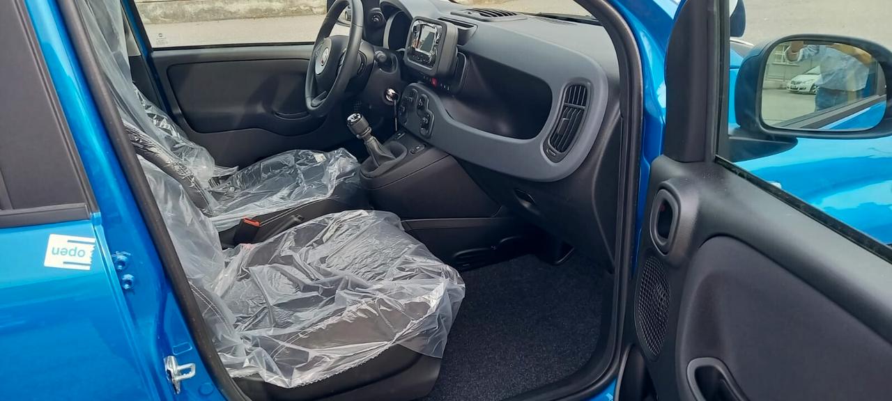 Fiat Panda cc. 1.000 Benzina-Elettrica (Ibrida) 70 CV. 5 Porte 5 Posti Euro 6ETEMP Temp KM. 0 Utilizzabile anche per i Neopatentati.