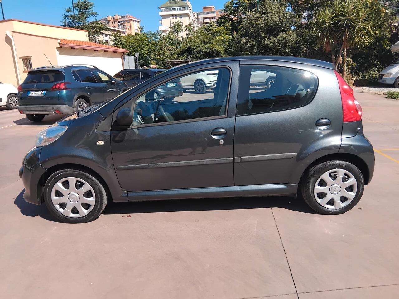 PEUGEOT 107 5 PORTE CLIMA GARANZIA 12 MESI
