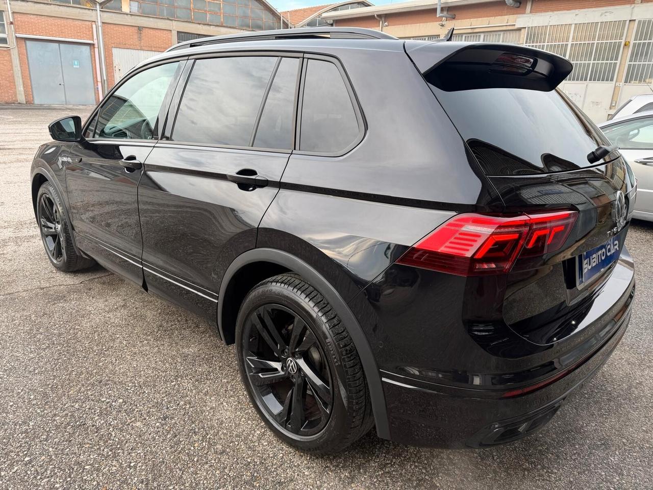 Volkswagen Tiguan 2.0 TDI 150 CV SCR DSG R-Line TETTO APRIBILE BLACK PACK