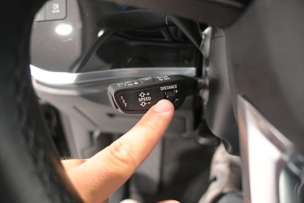 AUDI Q3 35 TDI 150CV S-TRONIC BUSINESS SPORT ( FARI LED - VIRTUAL COCKPIT - NAVI - PDC )