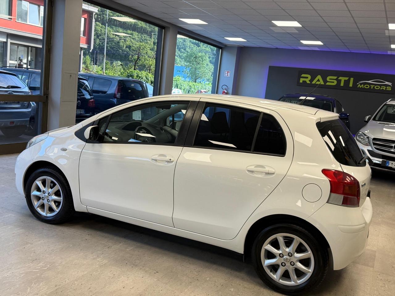 Toyota Yaris 1.3 5 porte Sol