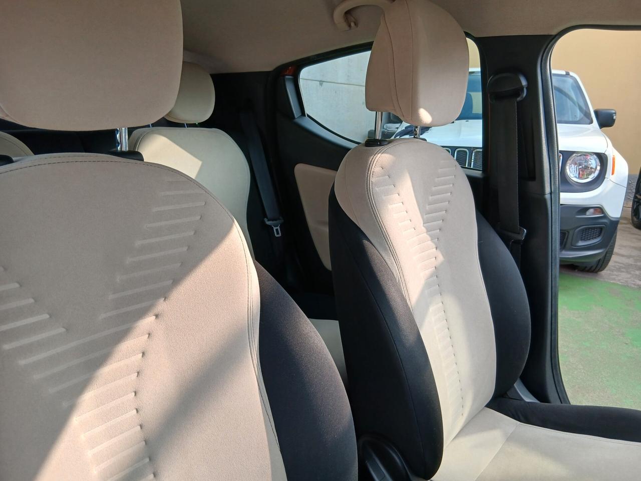 Lancia Ypsilon 1.2 69 CV 5 porte GPL Ecochic Platinum