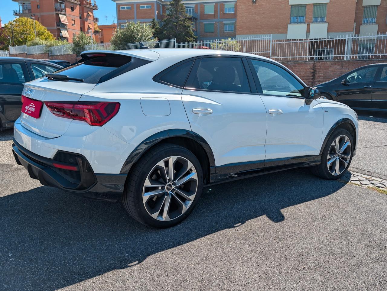 Audi Q3 SPB 35 TFSI e S tronic Identity Black