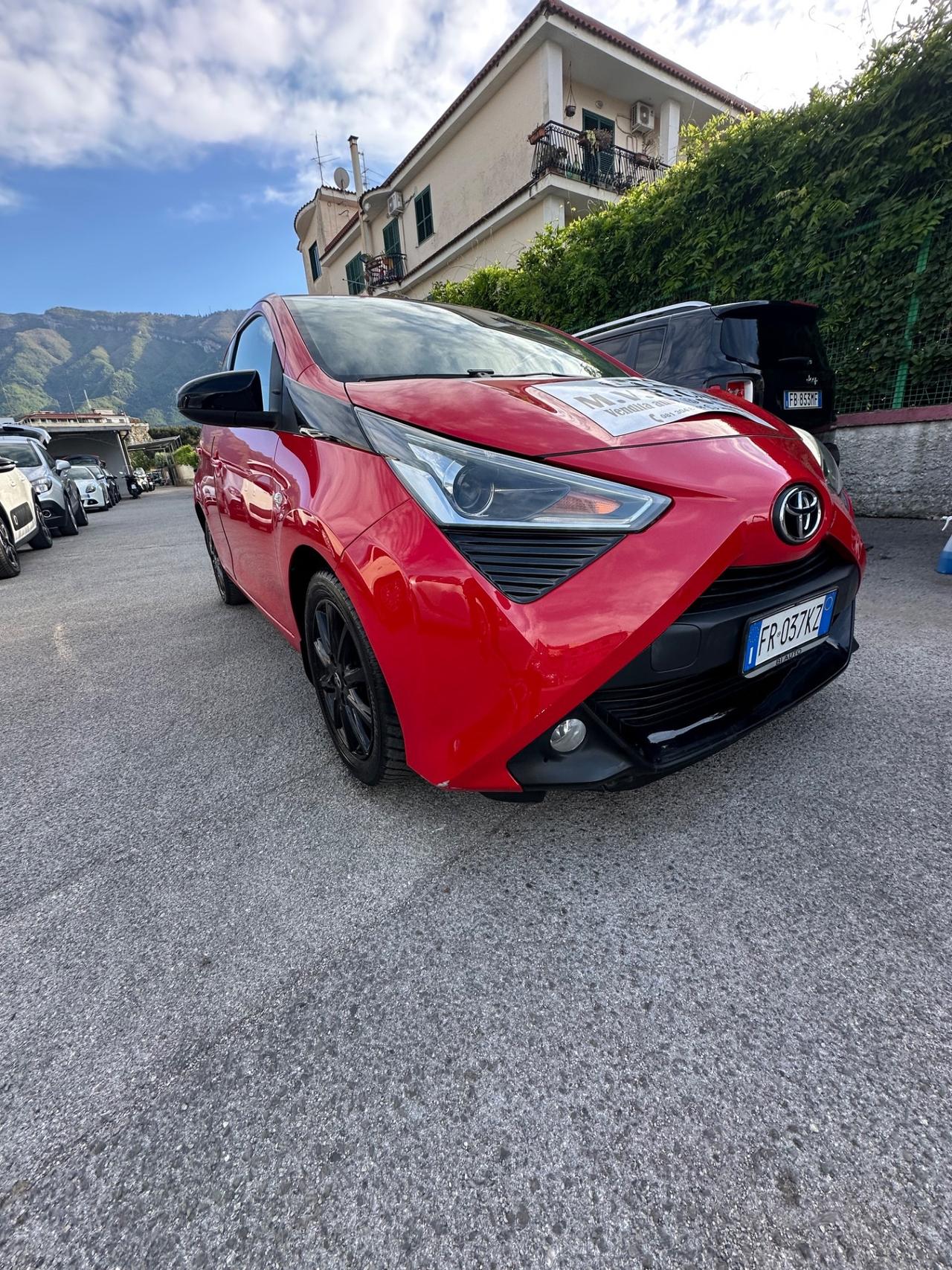 Toyota Aygo 1.0 VVT-i 72 CV 5 porte x-play MMT