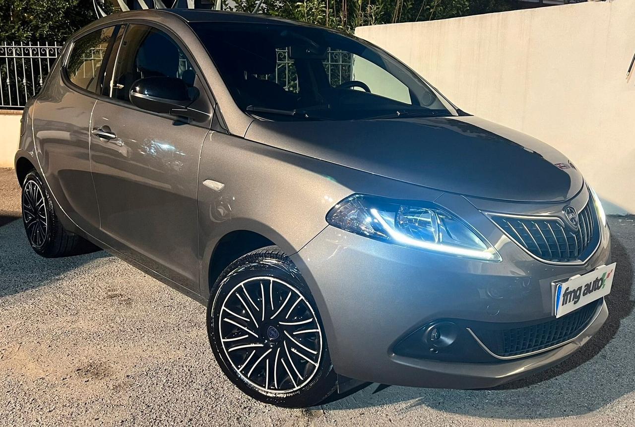 Lancia Ypsilon 1.0 FireFly 5 porte S&S Hybryd Gold