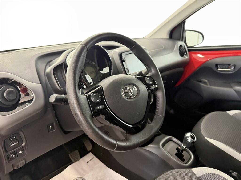 Toyota Aygo 5 Porte 1.0 VVT-i x-play M-MT