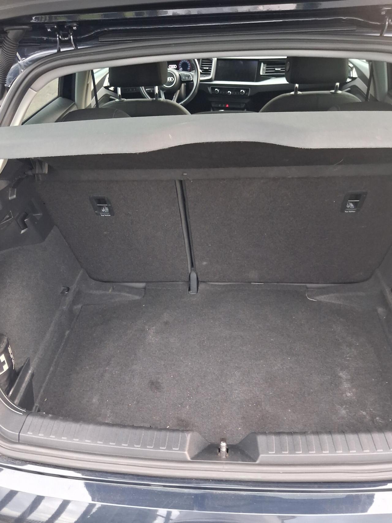 Audi A1 citycarver 30 TFSI Identity Contrast