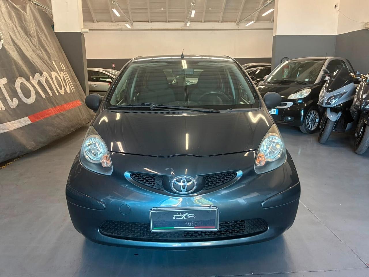 Toyota Aygo 1.0 12V VVT-i 5 porte Sol