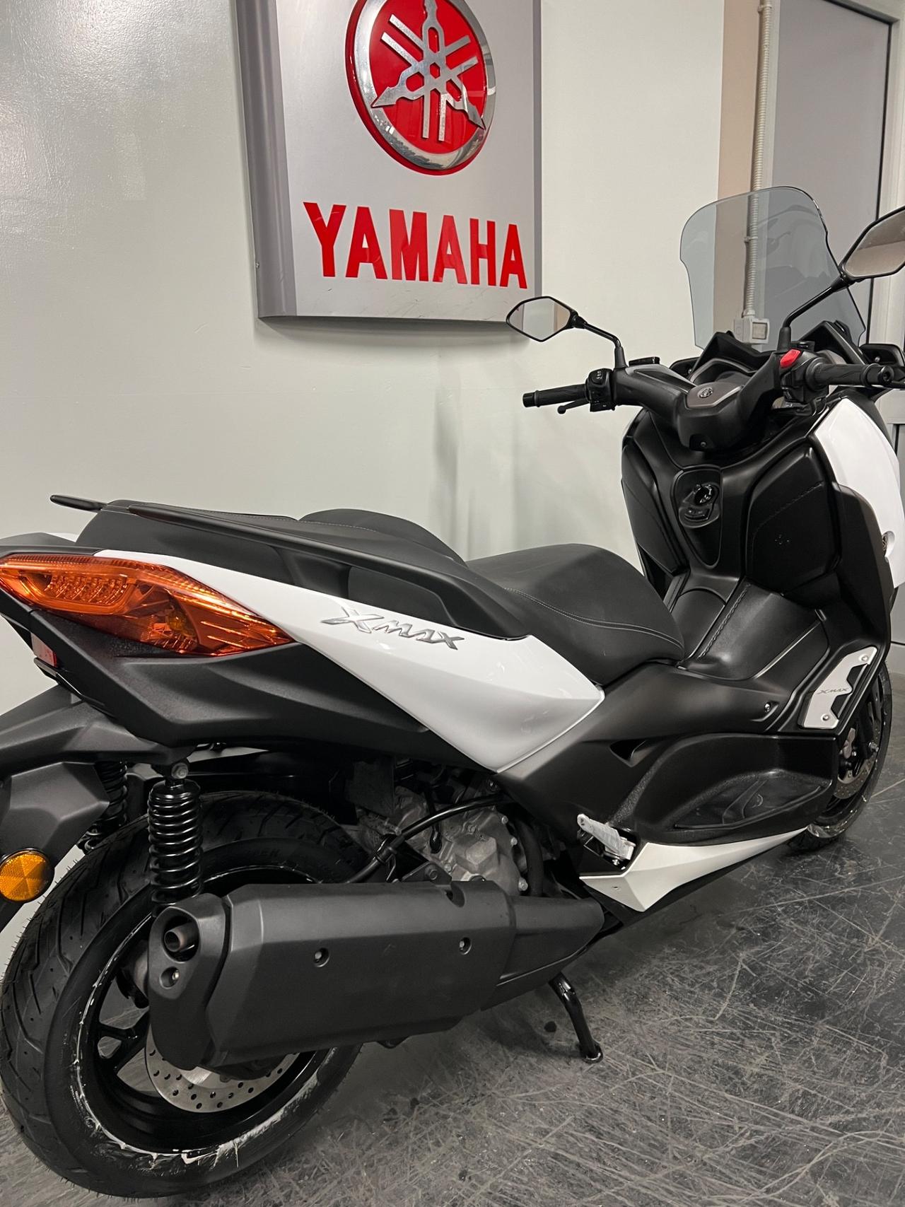 Yamaha X-Max 300