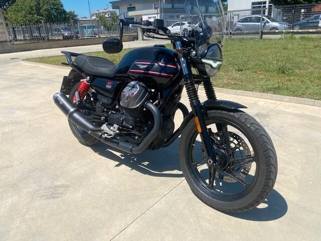 Moto Guzzi V7 IV STONE " SPECIAL EDITION" 2023 KM 10.000
