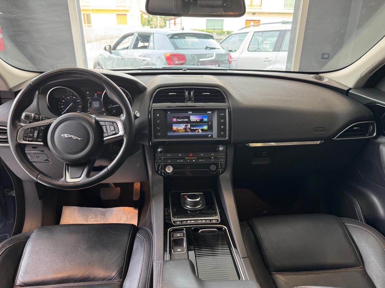 Jaguar F-Pace 2.0 D 180 CV AWD aut. Portfolio