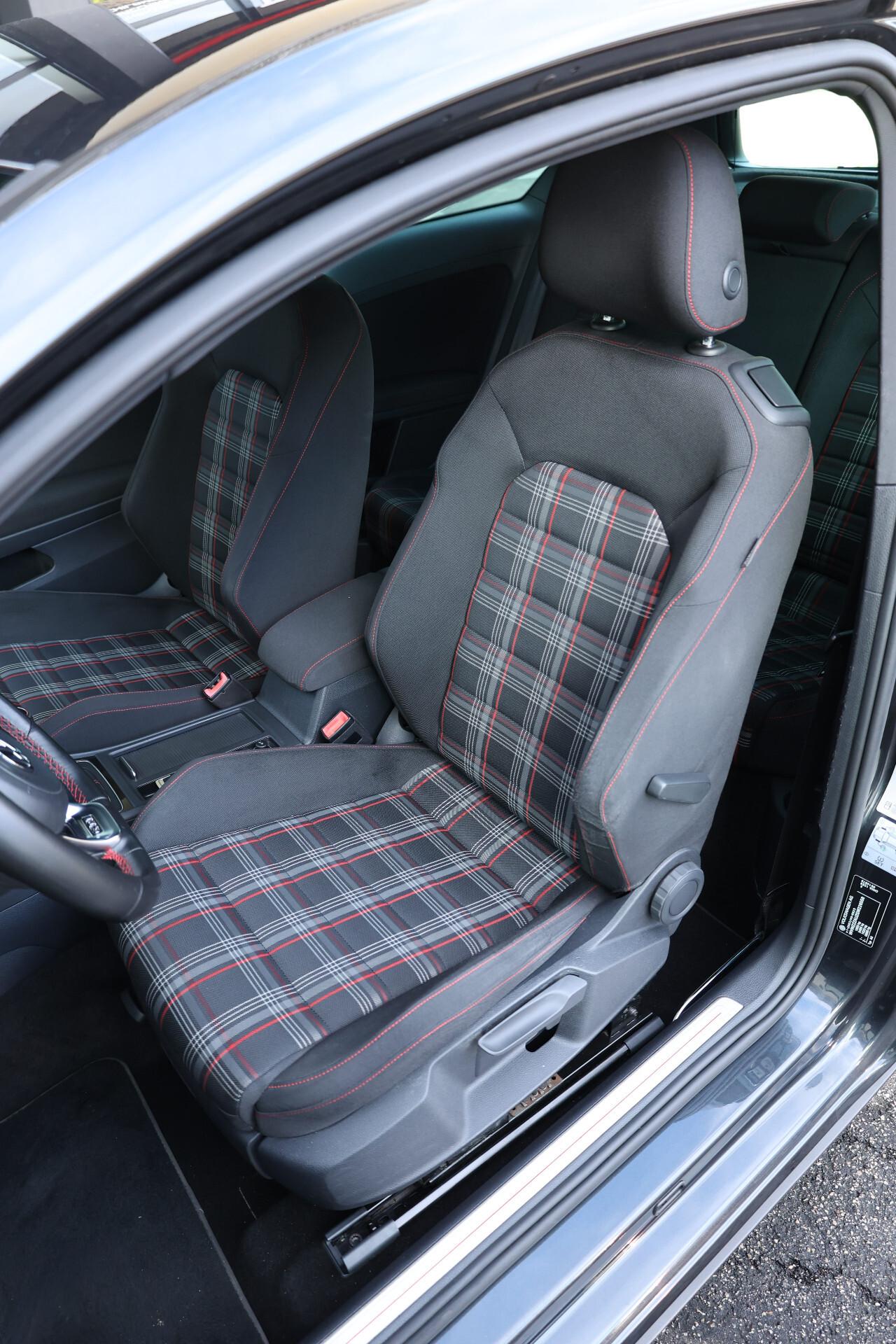 Volkswagen Golf GTI - 3p 2.0 tsi Performance Business&Drive