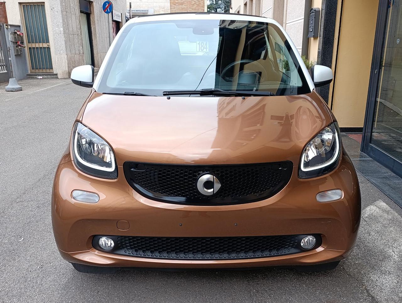 Smart ForTwo 90 0.9 Turbo aut. cabrio Passion navi telecamera