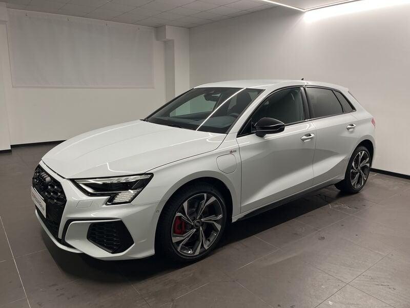 Audi A3 Audi Sportback S line edition 45 TFSI e 180(245) kW(CV) S tronic