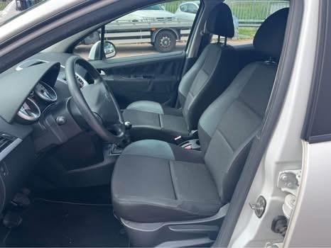 Peugeot 207 1.4 HDi 70CV 5p. Millesim 200
