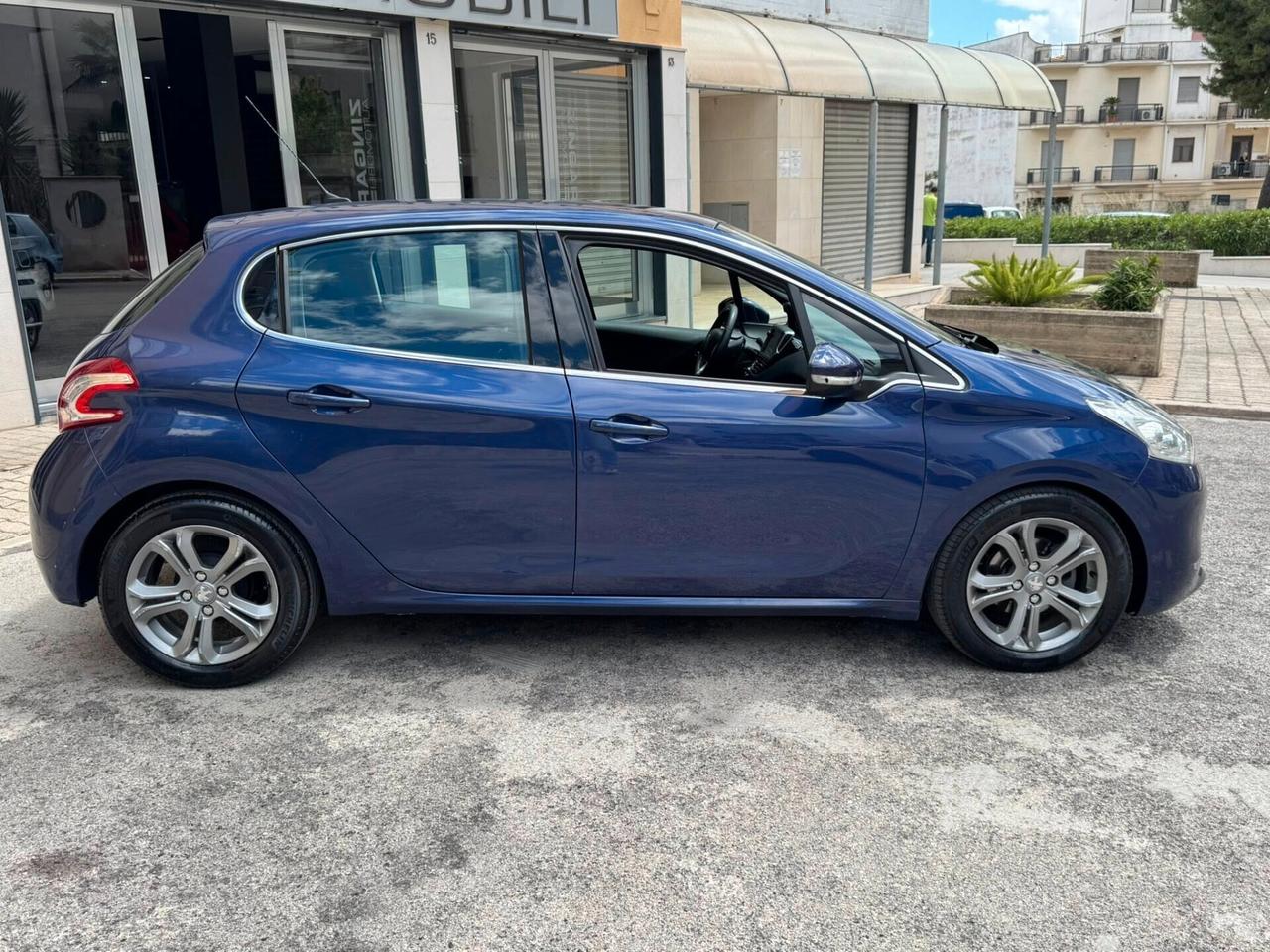 PEUGEOT 208 1.4 HDI 68 CV. ALLURE NAVI CERCHI