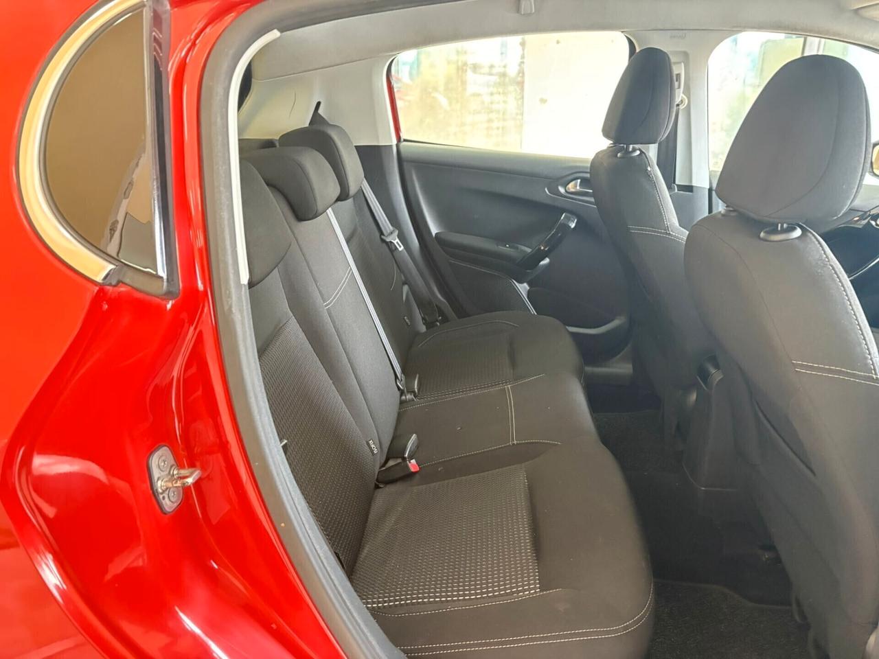 Peugeot 208 PureTech 82 5p. GPL Allure Strafull
