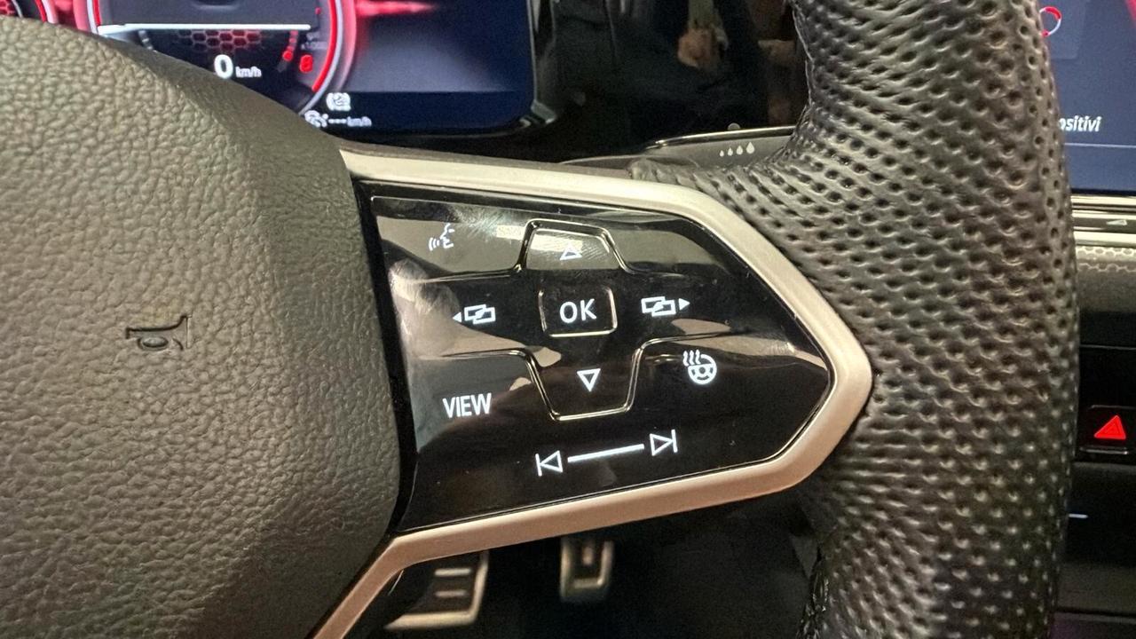 VOLKSWAGEN GOLF GTI 245 CV IQ-LIGHT FEND CERCHI 19 TETTO BLACKPACK