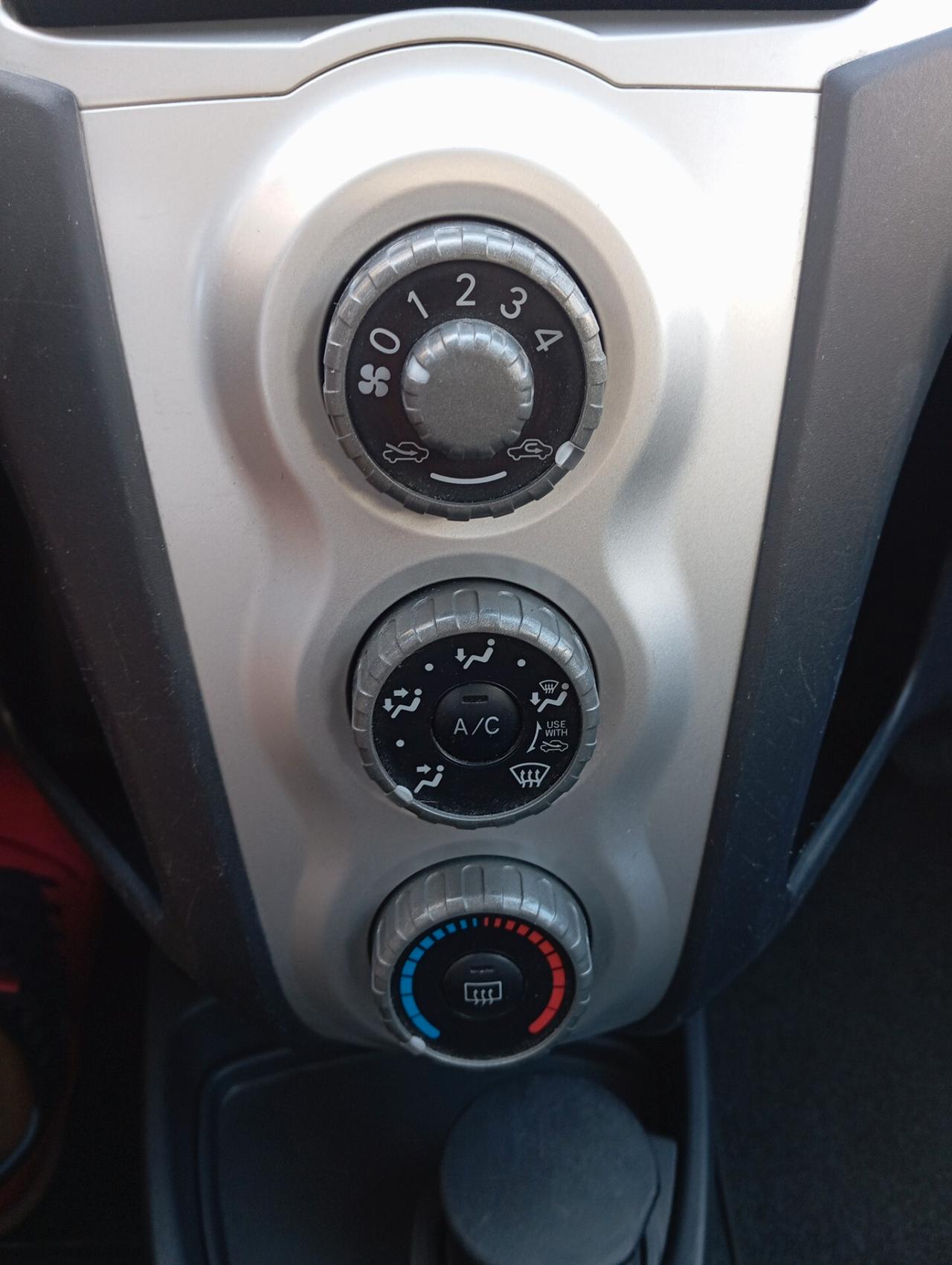 Toyota Yaris 1.0 5 porte 2008